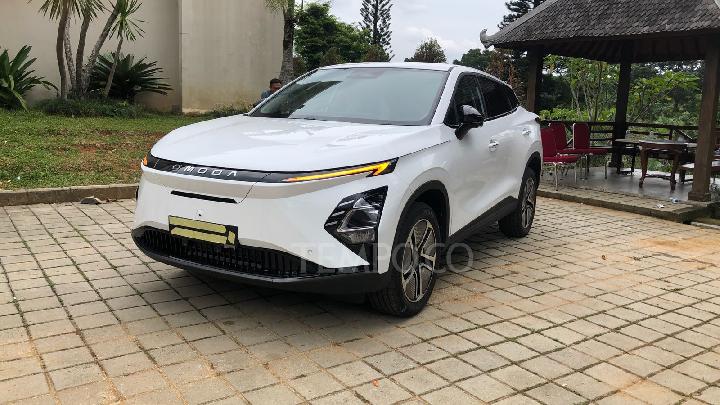 Melihat 3 Keunggulan Mobil Listrik Chery Omoda E5