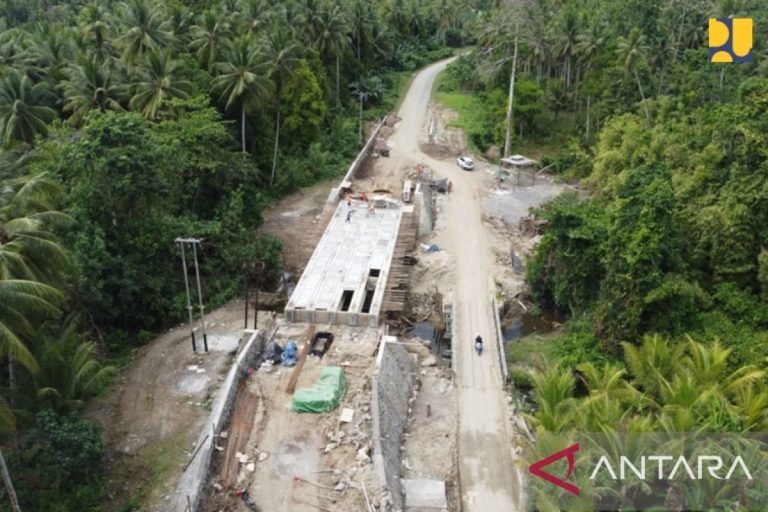 Kementerian PUPR targetkan 199 km jalan pada Kepulauan Talaud mulus 2024